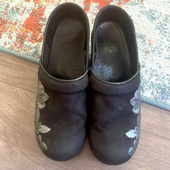 DANSKO metallic floral woman's professional clogs - Picture 1 of 8